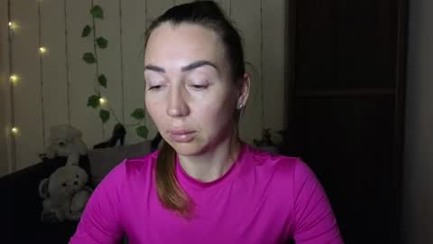 Jully online show from March 9, 3:27 pm