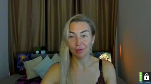 Jully online show from November 6, 6:53 pm