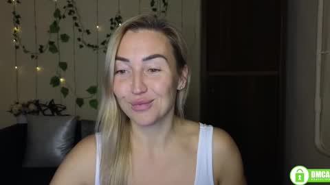 Jully online show from November 12, 6:41 pm