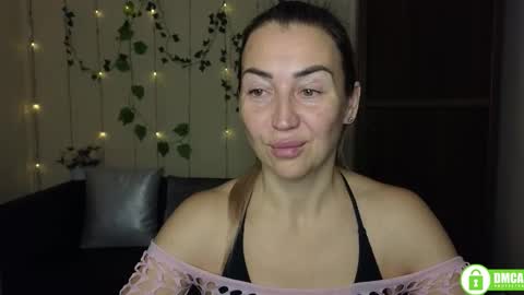 Jully online show from November 28, 6:32 pm