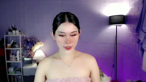 AYAHOSHILOVESYOU online show from April 5, 2:42 am