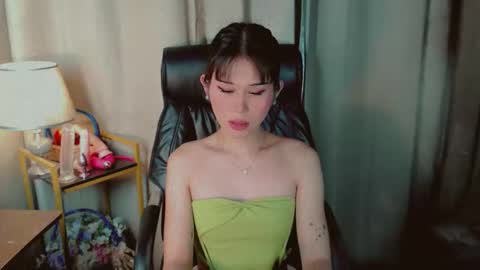 Snapshot of ayahoshilovesyou chatting on May 21, 9:05 am AYAHOSHILOVESYOU online show from May 21, 9:05 am