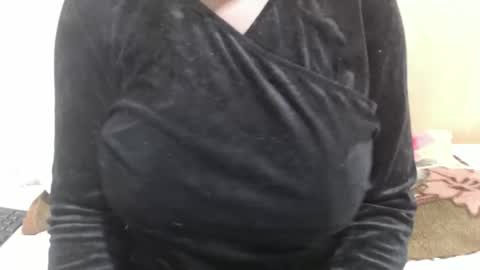 Ayie online show from November 10, 10:03 am