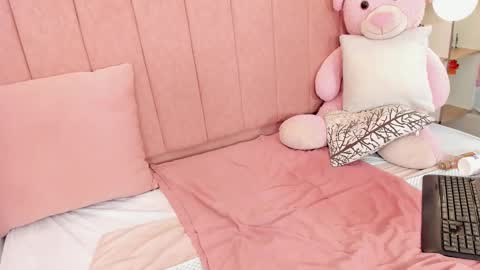 Snapshot of ayelen_spacee chatting on November 30, 9:52 pm Ayelen Spacee online show from November 30, 9:52 pm