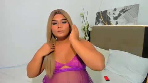 Snapshot of ayesha_amethyst chatting on April 1, 7:20 am AYESHA online show from April 1, 7:20 am