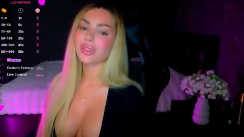  Ayla Demir  online show from May 16, 7:56 pm
