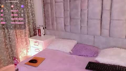 Snapshot of ayla_han chatting on July 8, 5:45 am ayla_han online show from July 8, 5:45 am