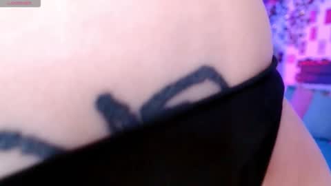 Ayla hill online show from November 11, 7:03 pm