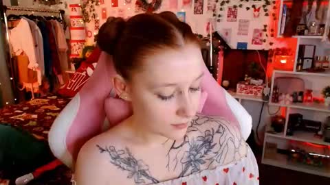 Ayla hill online show from January 11, 8:25 pm