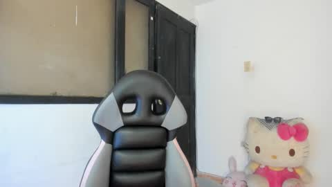 Snapshot of aylaislem chatting on December 19, 2:45 am SandyMODELINDEPENDIENT online show from December 19, 2:45 am