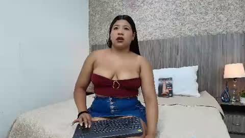 Ayleen Collins online show from June 30, 7:37 pm