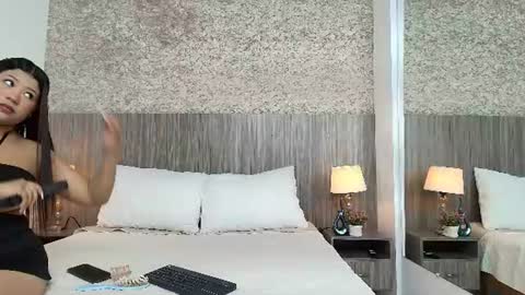 Ayleen Collins online show from July 13, 7:27 pm