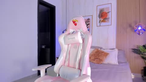 Ayleen online show from January 6, 1:26 pm