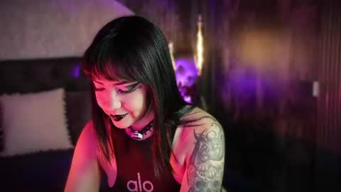 Snapshot of aylen_darkmoor chatting on June 23, 6:28 pm Aylen online show from June 23, 6:28 pm