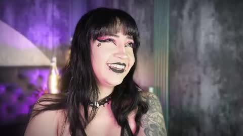 Snapshot of aylen_darkmoor chatting on July 28, 8:01 pm Aylen online show from July 28, 8:01 pm