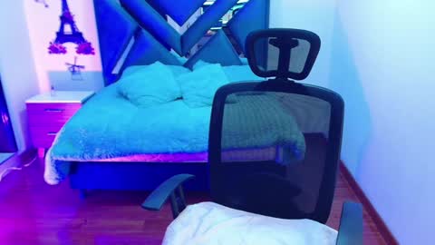 Aylin online show from December 13, 1:37 am