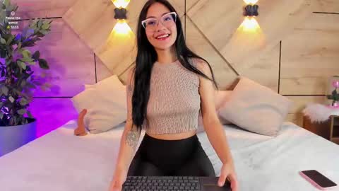 ayllin  online show from October 1, 7:31 pm