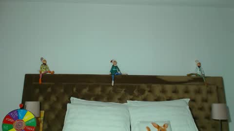 Snapshot of aylinhoney chatting on November 18, 4:06 am Aylin online show from November 18, 4:06 am