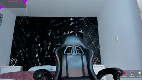 Snapshot of aylinlove_ chatting on June 3, 2:33 pm aylinlove_ online show from June 3, 2:33 pm