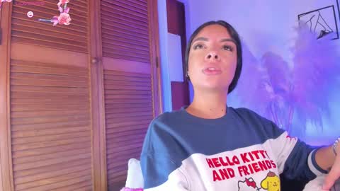 Aylin  online show from September 30, 9:25 am