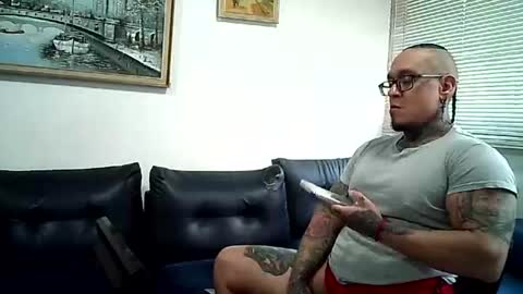 Snapshot of ayrton_naffah2 chatting on June 23, 7:56 pm Ayrton naffah2 online show from June 23, 7:56 pm