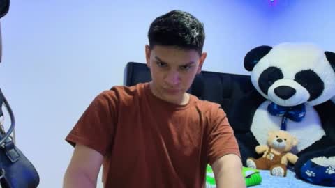 Snapshot of aysel1290 chatting on January 12, 12:27 am aysel1290 online show from January 12, 12:27 am