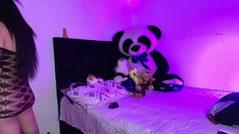 Snapshot of aysel1290 chatting on February 7, 5:33 am aysel1290 online show from February 7, 5:33 am