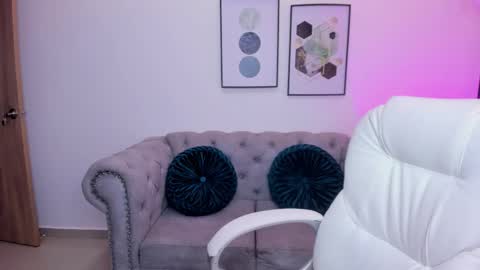 ayshel_cooperr online show from October 24, 4:31 am