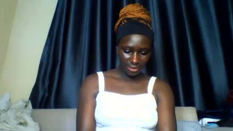Snapshot of azaelia_iris chatting on July 3, 7:31 pm azaelia_iris online show from July 3, 7:31 pm