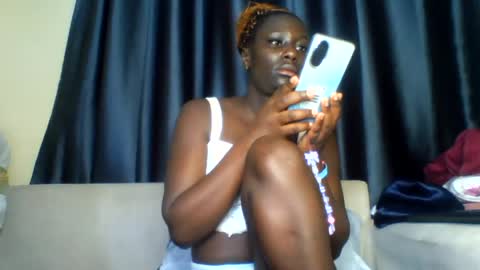 Snapshot of azaelia_iris chatting on July 4, 6:03 pm azaelia_iris online show from July 4, 6:03 pm