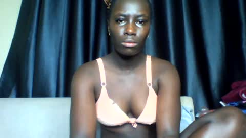 Snapshot of azaelia_iris chatting on July 12, 5:48 pm azaelia_iris online show from July 12, 5:48 pm