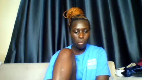 Snapshot of azaelia_iris chatting on July 19, 7:17 pm azaelia_iris online show from July 19, 7:17 pm