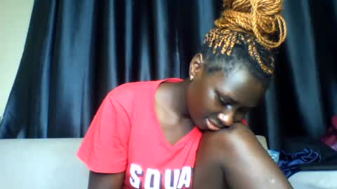 Snapshot of azaelia_iris chatting on July 22, 10:29 am azaelia_iris online show from July 22, 10:29 am