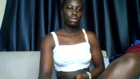 Snapshot of azaelia_iris chatting on July 24, 7:50 am azaelia_iris online show from July 24, 7:50 am
