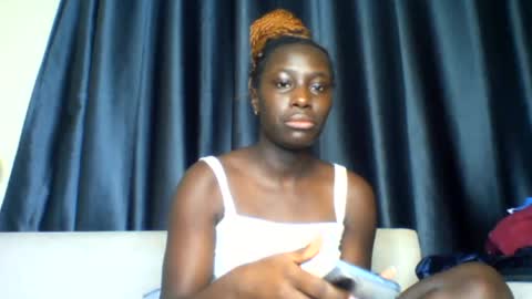 Snapshot of azaelia_iris chatting on July 25, 8:01 am azaelia_iris online show from July 25, 8:01 am
