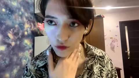 Minro online show from October 31, 2:51 pm