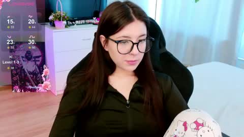 Snapshot of azaliya_haze chatting on May 3, 7:36 am Azaliya online show from May 3, 7:36 am