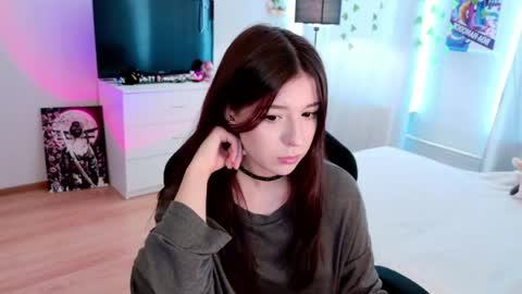 Snapshot of azaliya_haze chatting on June 3, 7:44 am Azaliya online show from June 3, 7:44 am