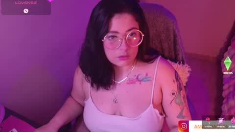 Snapshot of azamy_12 chatting on September 21, 5:53 am Amanda online show from September 21, 5:53 am