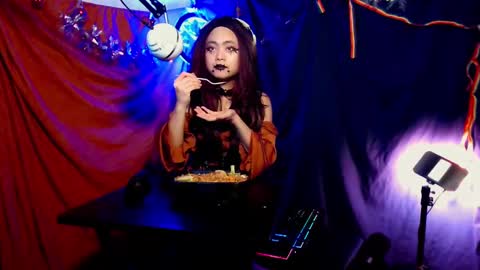 Snapshot of azazelgains chatting on December 8, 5:29 am Azazel online show from December 8, 5:29 am