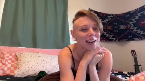 Snapshot of azeraika chatting on November 19, 6:52 pm Azerai online show from November 19, 6:52 pm