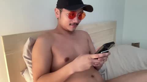 Snapshot of azngoogoo chatting on December 31, 6:35 pm azngoogoo online show from December 31, 6:35 pm