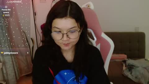 Azu  online show from April 14, 1:11 am