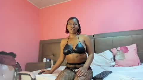 Snapshot of azulluna chatting on May 1, 4:33 pm azulluna online show from May 1, 4:33 pm