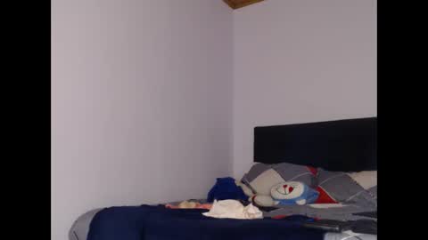 Snapshot of azulluna chatting on June 1, 5:36 pm azulluna online show from June 1, 5:36 pm