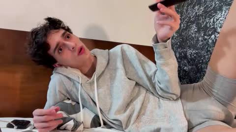 nice boy online show from December 3, 6:21 am