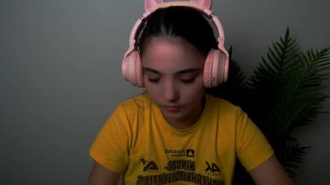 Snapshot of azumi_chan_ chatting on September 10, 10:32 pm azumi_chan_ online show from September 10, 10:32 pm