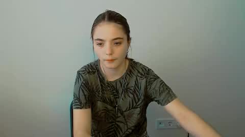 Snapshot of azumi_chan_ chatting on September 22, 5:42 am azumi_chan_ online show from September 22, 5:42 am