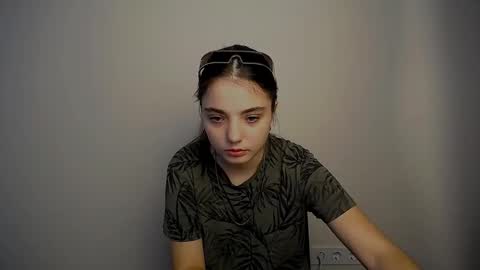 Snapshot of azumi_chan_ chatting on September 25, 7:45 am azumi_chan_ online show from September 25, 7:45 am