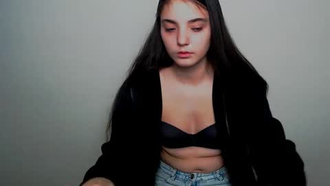 Snapshot of azumi_chan_ chatting on October 23, 2:44 am azumi_chan_ online show from October 23, 2:44 am